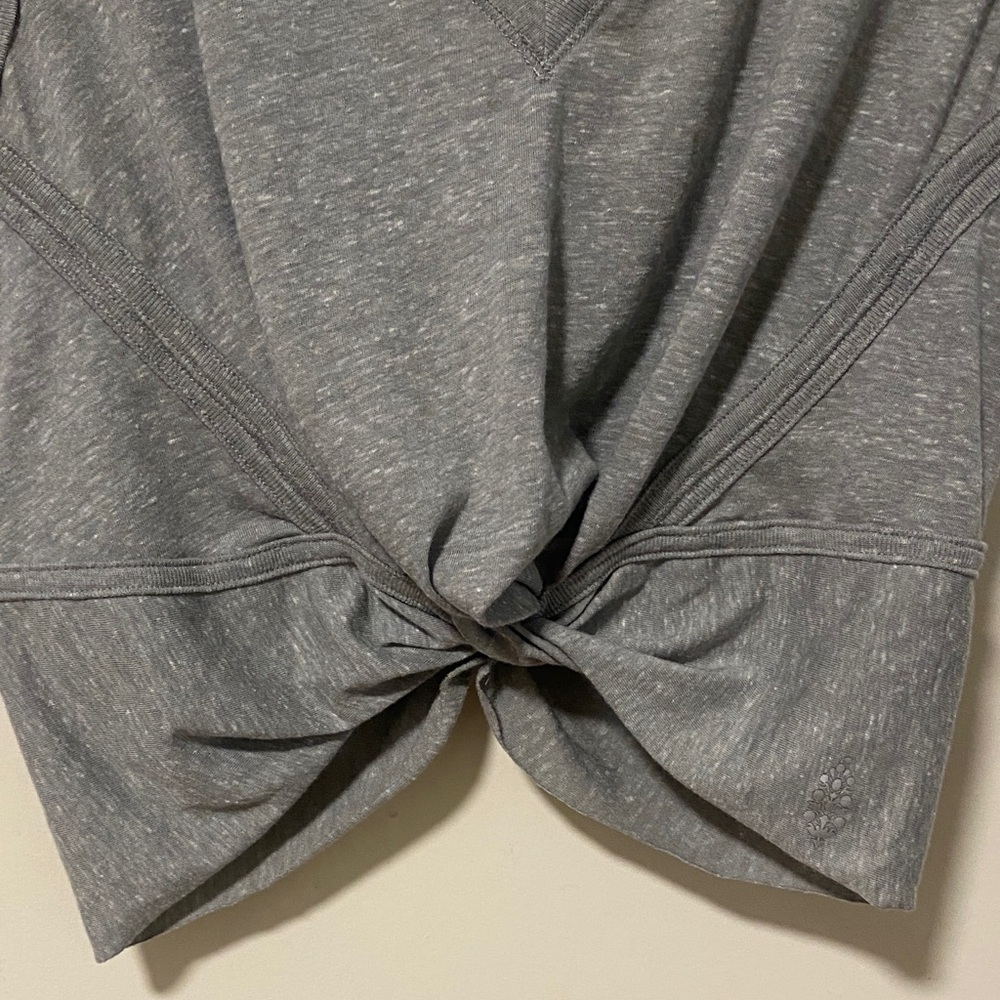 NWOT fighting eel top  xsmall - Picture 3 of 5